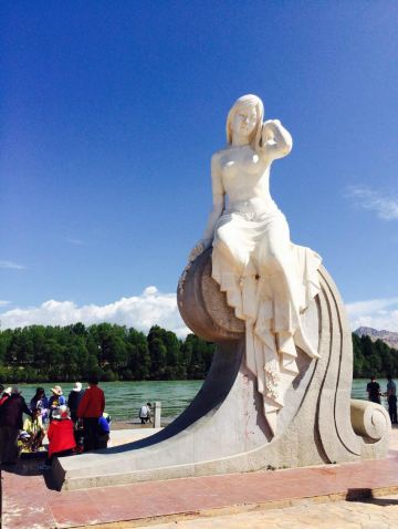 黄河少女像 贵德县