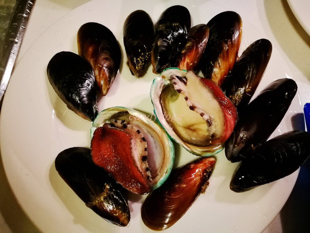 queen victoria maket买的鲍鱼和活青口