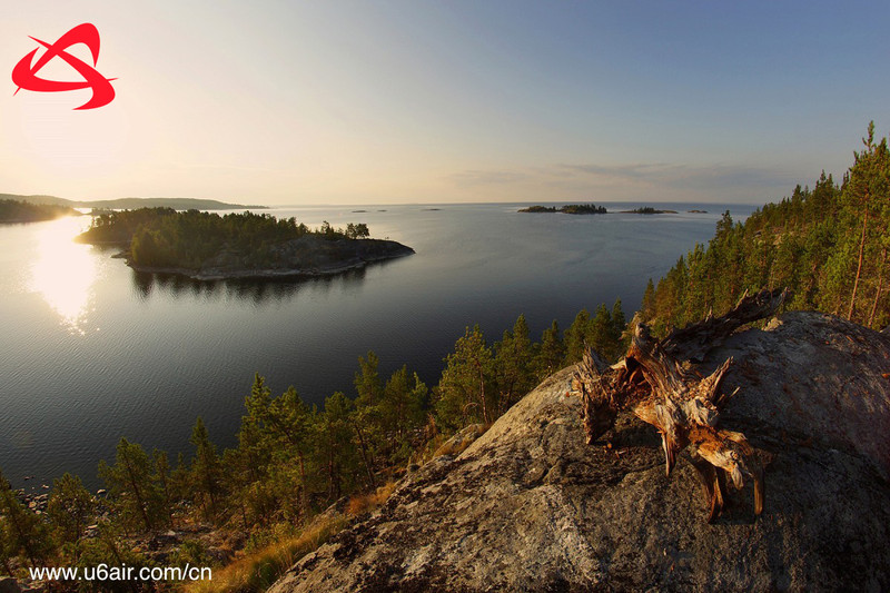 我们有一个航班符拉迪沃斯托克 - 北京 - 符拉迪
