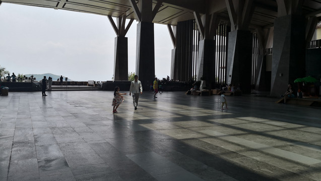 初夏万宁度假喜遇连阴雨,五一快手抢票开心吃海鲜