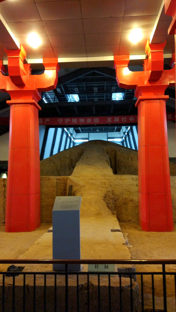 不过里面真正的南阙门遗址就没什么好看了,不过喜欢历史的可以看看