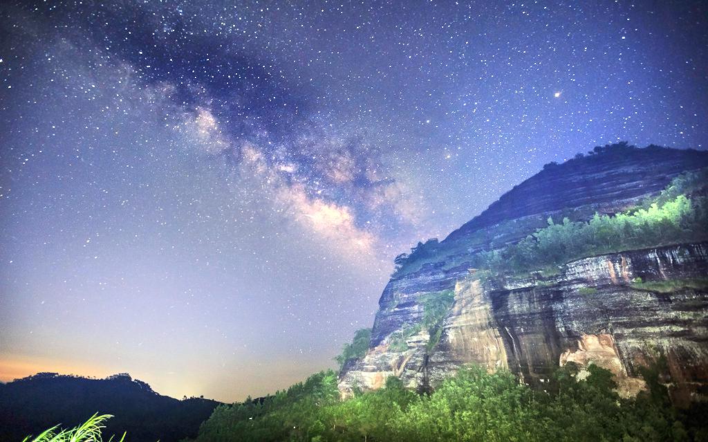 广西烟霞山风景区