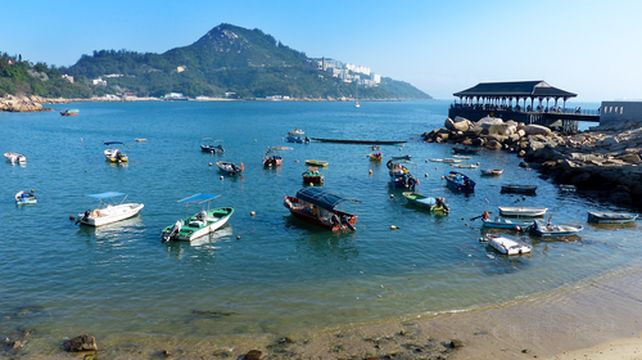 香港南丫岛渔民文化村 神风洞 天虹海鲜酒家 欣赏维港景色 索罟湾一日游 天虹海鲜餐漫游小岛 线路推荐 携程玩乐