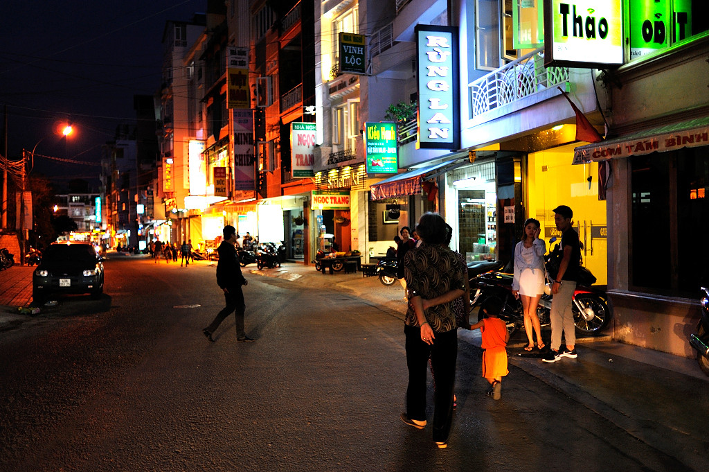 越南妹一条街图片
