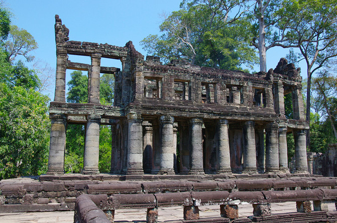 刺绣石雕 微笑高棉 虚实空间 留白人生 领悟废墟