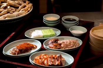 各地方特色菜系 100c0g0000007xkfqBA0F_R_350_230.jpg