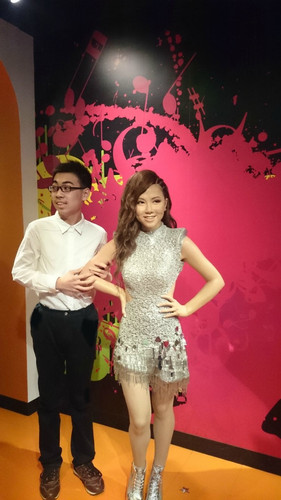 你说是我们相见恨晚之大学与邓紫棋的吻(2) - 香