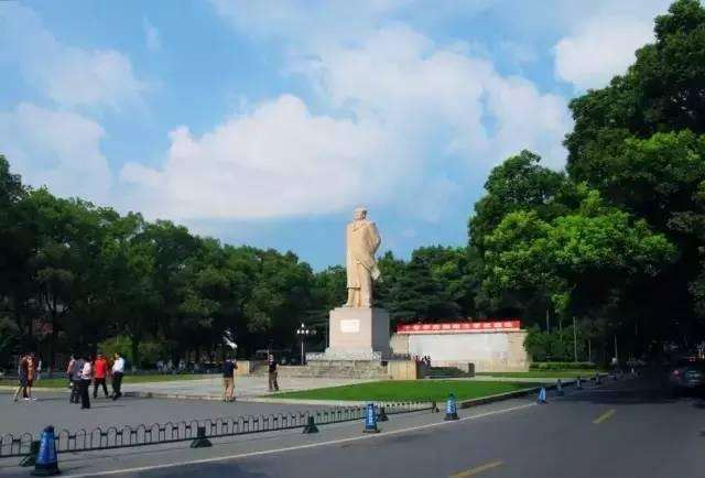东方红广场