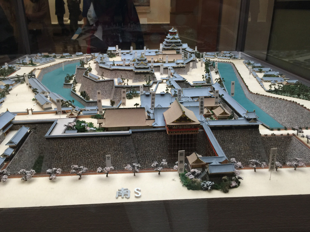 ▼大阪城的复原模型