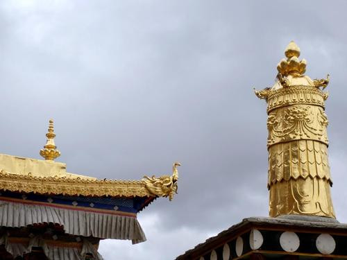 宝幢——又名胜利幢,象征着修成正果的胜利