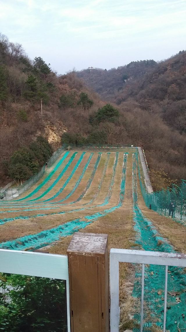木兰天池滑草场