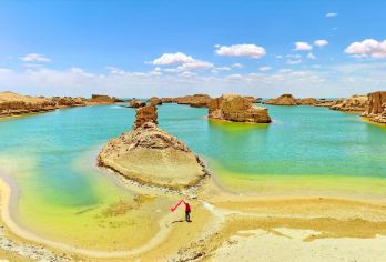 水上雅丹+察尔汗盐湖+雅丹地貌一日游【巴士团/精品小团任选】【“上帝打翻了苹果汁”—这就是察尔汗盐湖】