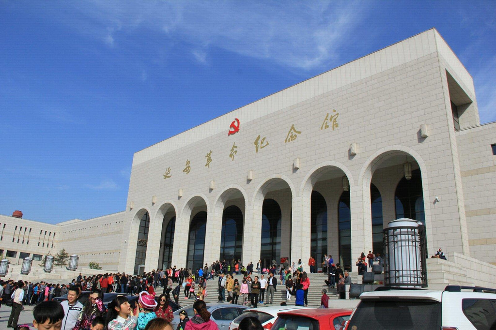 今天紅色旅遊的第一站就是延安革命紀念館,紀念館位於寶塔區西北延河