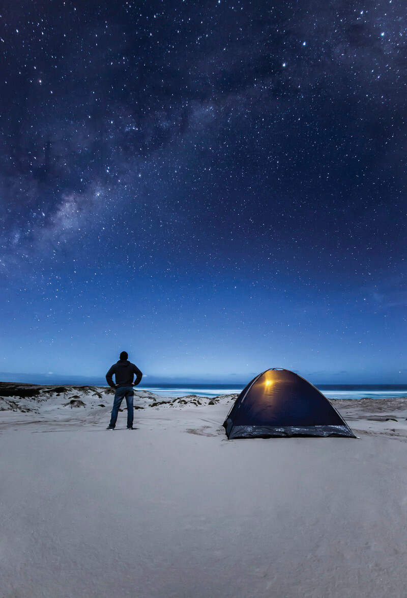 位於高勒山脈(gawler ranges)深處的kangaluna camp,地面總會有一束光