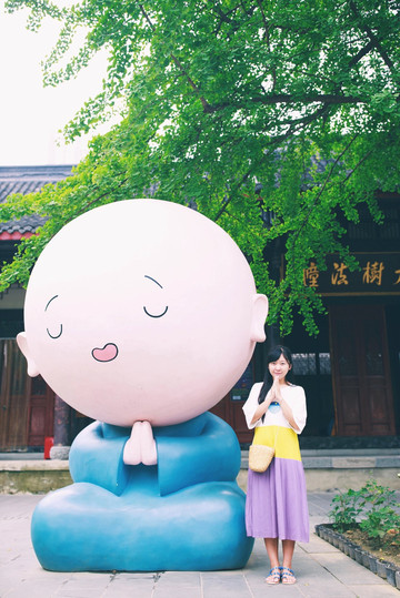 萌萌哒的小和尚公仔,如今的大慈寺,竟然也加入了现代元素.