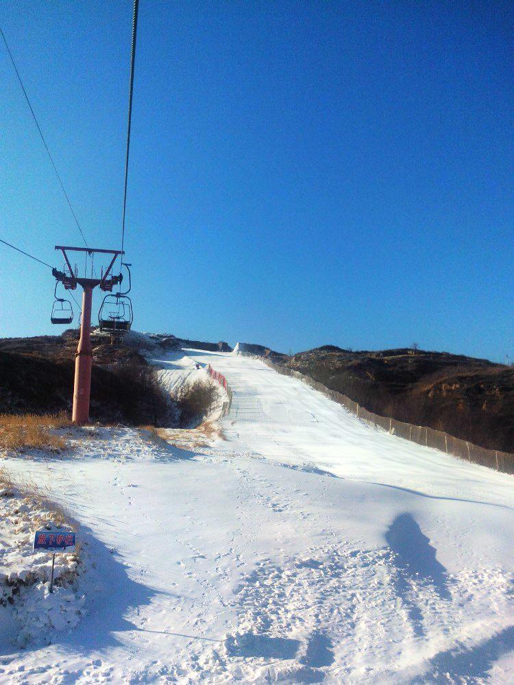 梅苑南山滑雪场