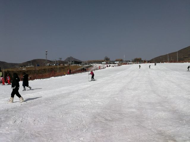 袁家村必捷滑雪场