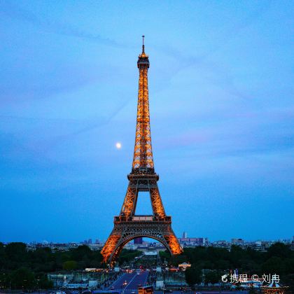 法国巴黎夜游埃菲尔铁塔凯旋门塞纳河卢浮宫蒙帕纳斯大厦8人小团