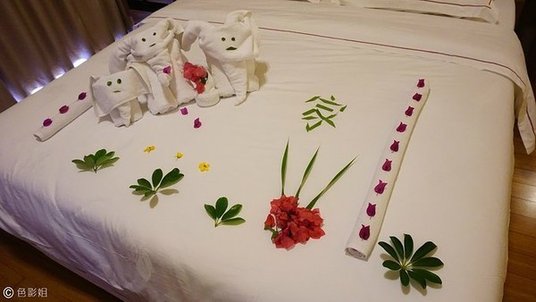 客房床上用毛线布置图图片