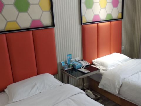 蓝鲸商务酒店(信阳南湾鱼餐厅)