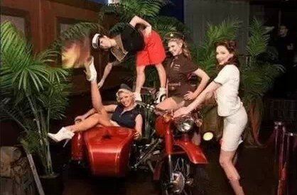 灯光秀震惊老外 CghzflSuTKSASAmFAAB7mginH5o390_R_600_10000.jpg