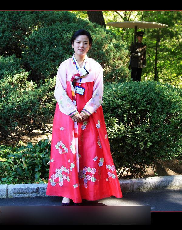 神秘的朝鲜女导游 令人"惊艳"