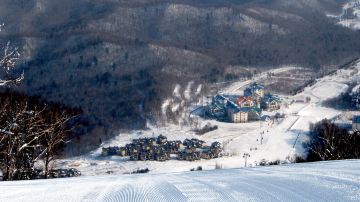 ClubMed亚布力滑雪度假村_山脚下的度假村