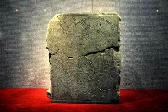 秦咸阳宫遗址博物馆  龙纹空心砖,刻纹还是很精美的