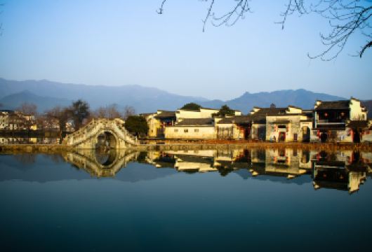 宏村景区+西递一日游【徽州文化探寻之旅 包车游市区屯溪起止】【品质保障，纯玩无购物 小车小团，轻松自由 走进画里乡村，感受徽文化】