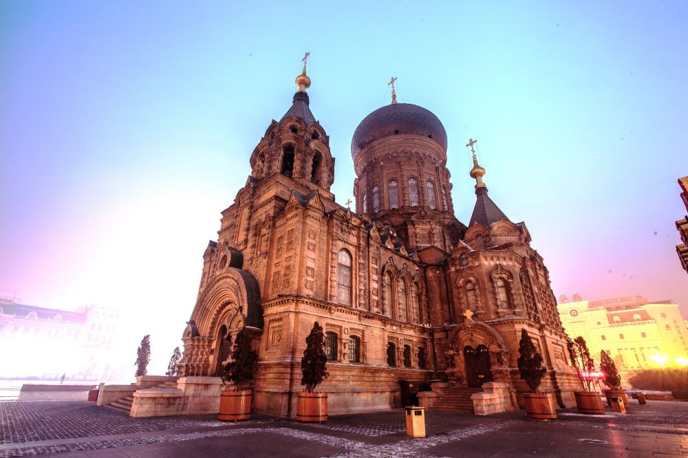 黑龙江哈尔滨圣索菲亚大教堂俄罗斯风情小镇中央大街哈尔滨老街冰灯