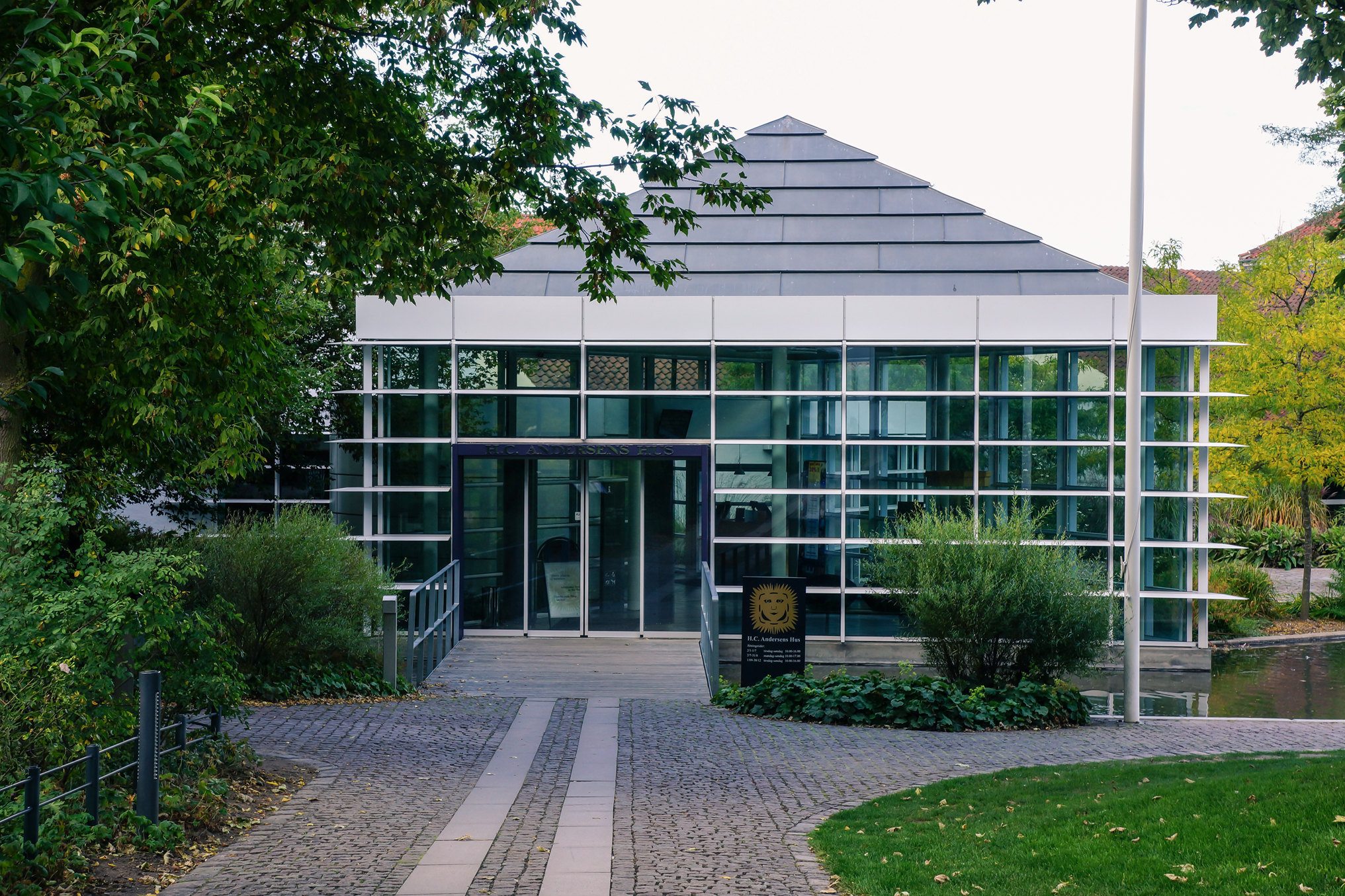 安徒生故居博物馆门票_安徒生故居博物馆旅游攻略_欧登塞安徒生故居博物馆攻略/地址/图片/门票价格【同程攻略】