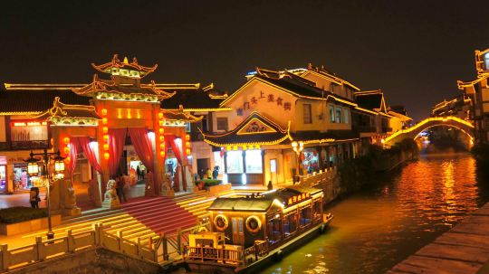 南禅寺_南门头码头有游船可以游览古运河