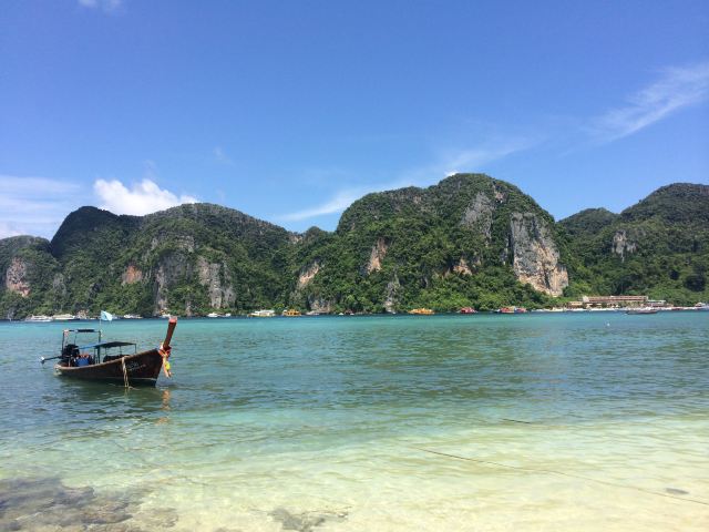 「泰国皮皮岛直接坐船去兰塔岛吗」✅ 泰国皮皮岛因疫情暂停旅游14天