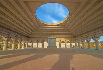 延安陕西黄河壶口瀑布一日游【畅游壶口90分钟 北京知青旧居】【1中华民族始祖轩辕黄帝的陵寝，号称