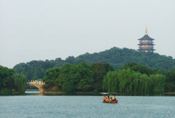 杭州雷峰塔+西湖游船+花港观鱼+灵隐飞来峰一日游（主城内接）【主城内可上门接 纯玩无购物，轻松旅游】