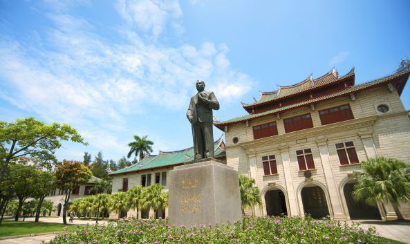 (2)南普陀寺(約1小時)【南普陀寺】南普陀寺坐落在五老峰下,廈門大學