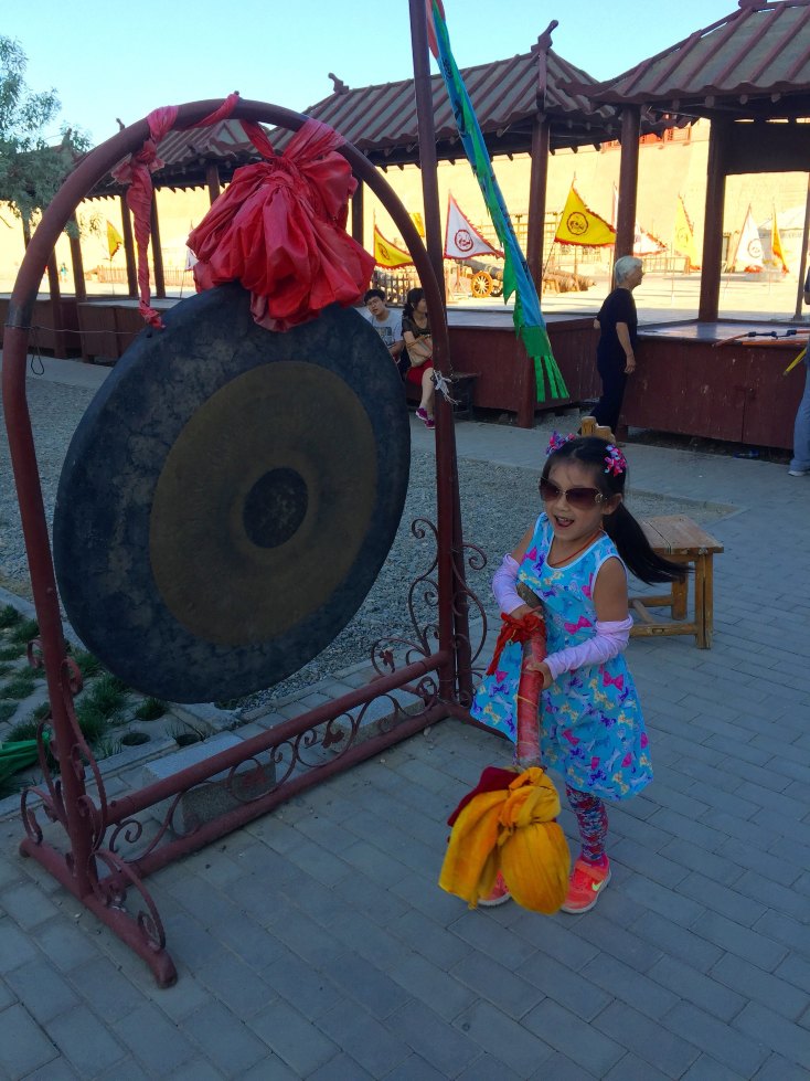 天下第一鼓,天下第一啰,好大口气哦!击鼓出击,鸣金收兵! 嘉峪关关城