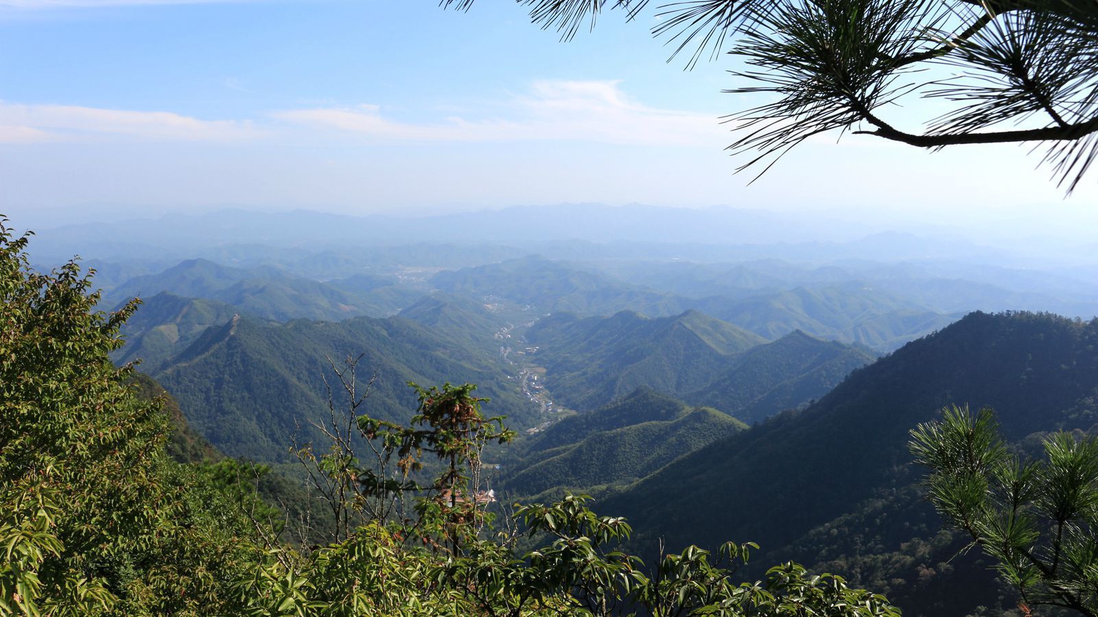 與青山綠水為伴—湖光山色綠臨安