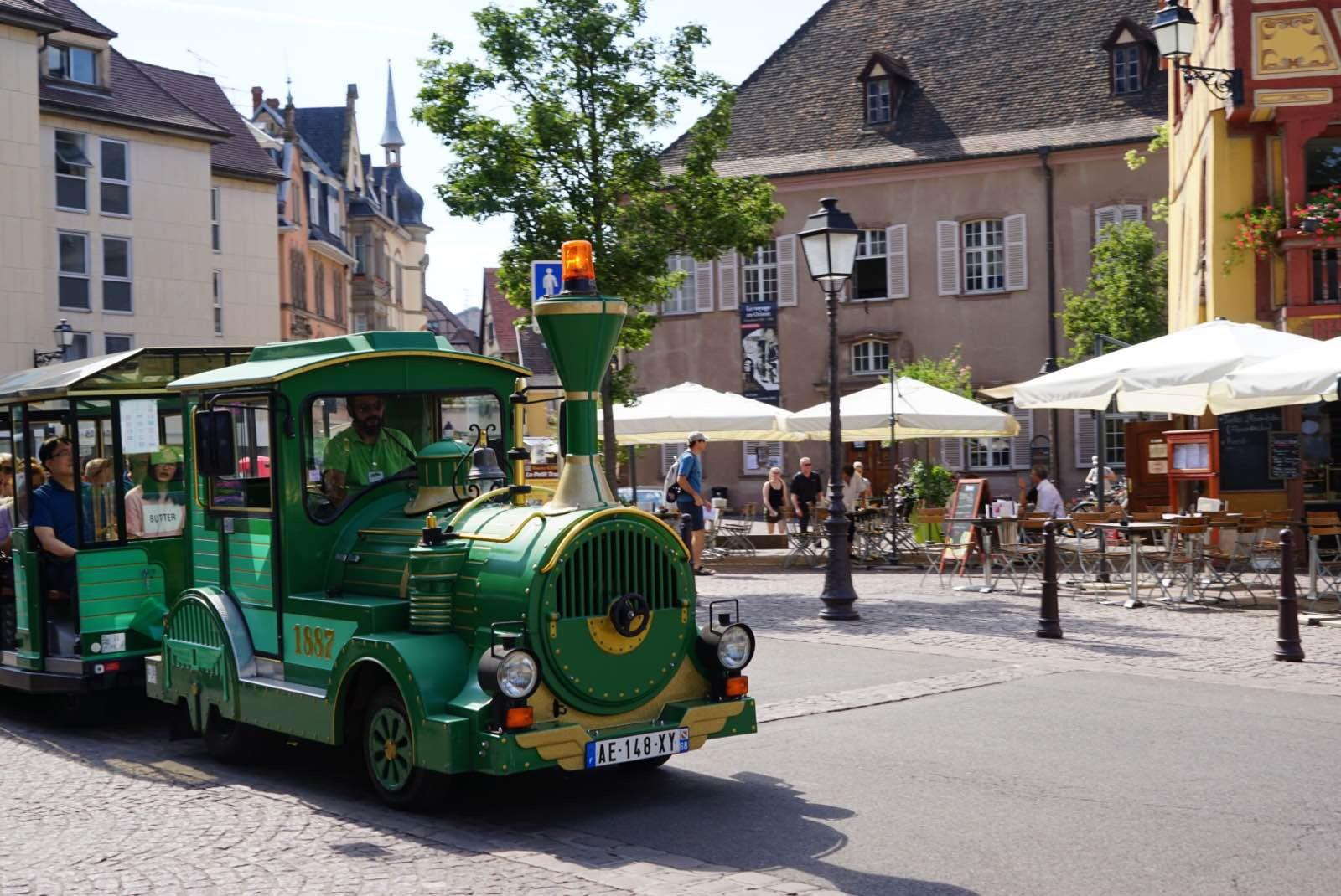 我們乘坐小火車環繞小鎮一圈 法國小鎮colmar