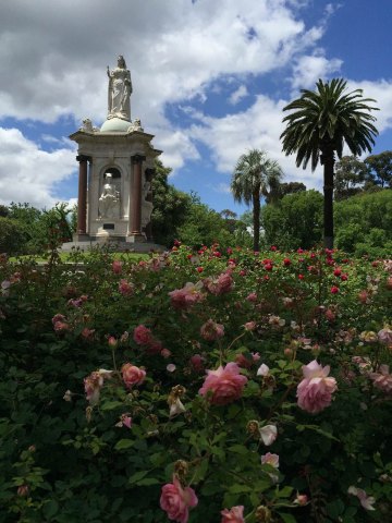 维多利亚女王雕像 维多利亚花园