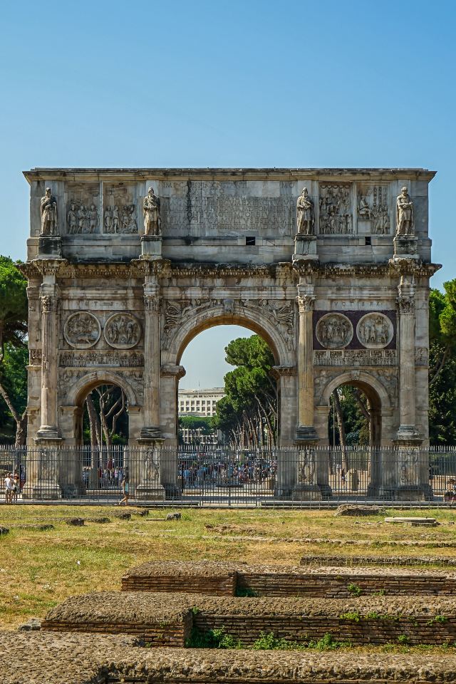 君士坦丁凯旋门