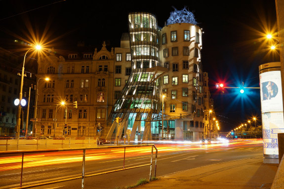 暗夜游,抱影归,东欧多少梦,尽在琴瑟和鸣中.