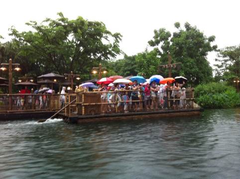 雨中迪斯尼 迪士尼乐园 河川漂流 迪士尼乐园 狮子王庆典 迪士尼乐园