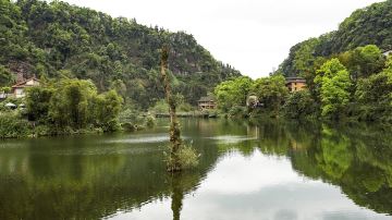 峨眉山清音平湖