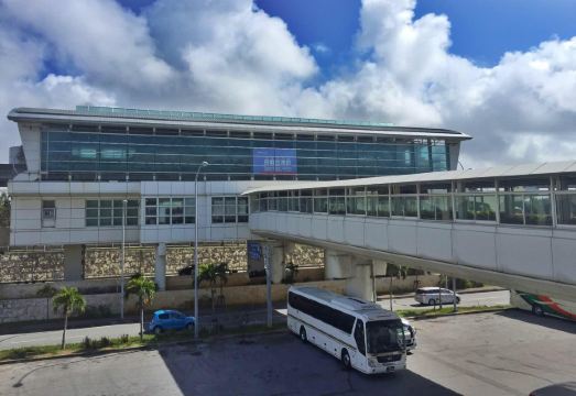 单轨电车那霸空港站,有廊桥直通那霸机场的国内航站楼 那霸国际机场