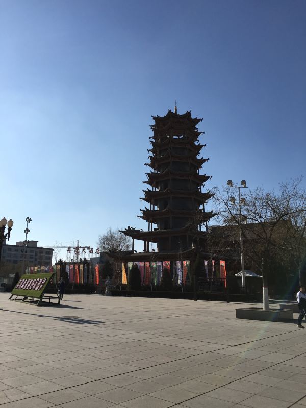 《敦煌》里赵行德就在这里的某座烽火台上救下回鹘公主斯鲁比娅,两人