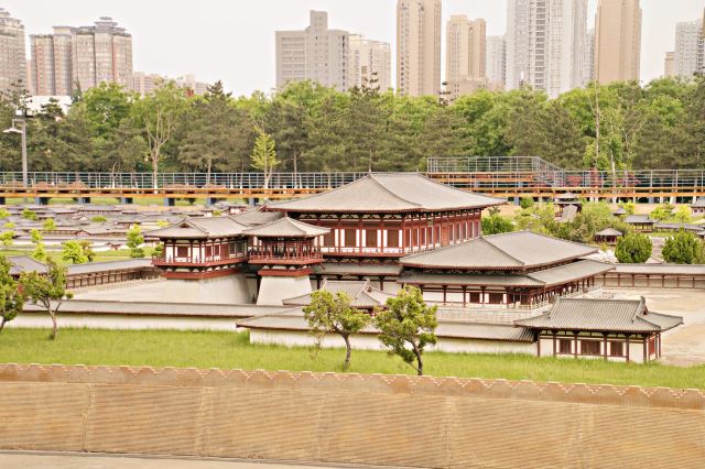 大明宮國家遺址公園 大明宮國家遺址公園位於陝西省西安市城區北郊