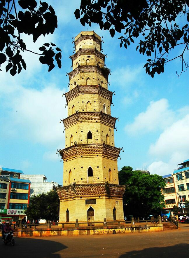 徐闻登云塔