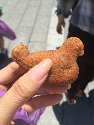 传说中有名的人形烧,做的挺可爱,可是味道我觉着就一般吧,也就是中国