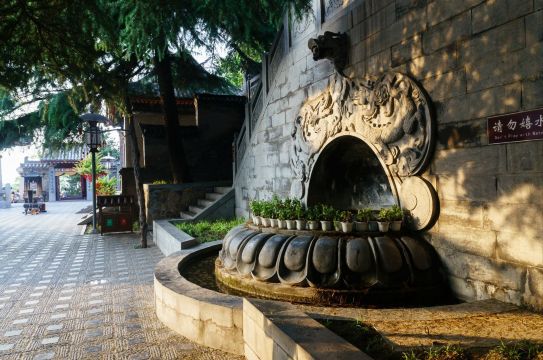 香山寺位于十三朝古都洛阳城南13公里处的香山西坳,与世界文化遗产